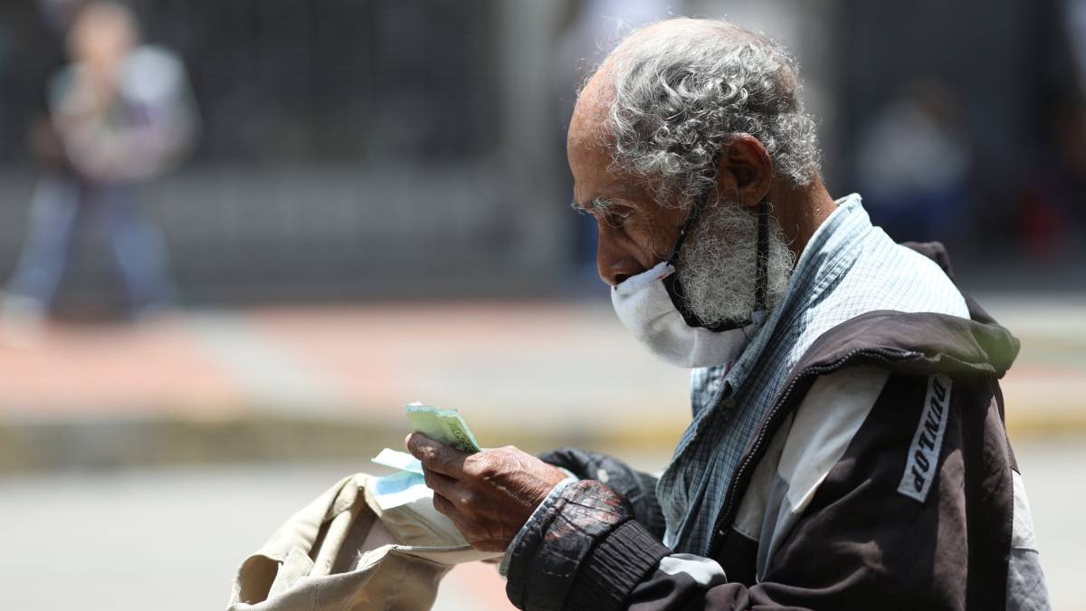 Se estancan las remuneraciones reales del sector privado y caen las del sector público para el primer trimestre 2023